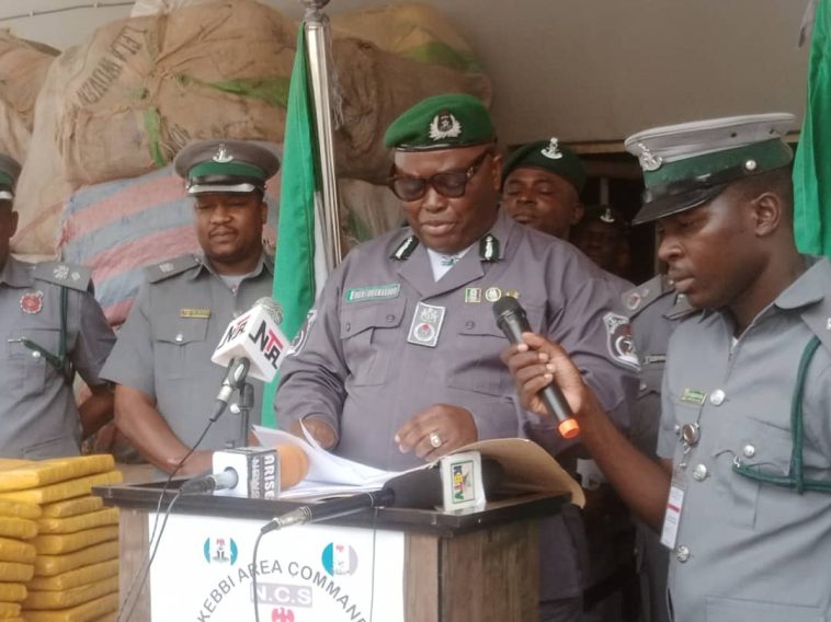 Svg+xml;charset=utf 8,%3Csvg%20xmlns%3D'http%3A%2F%2Fwww.w3