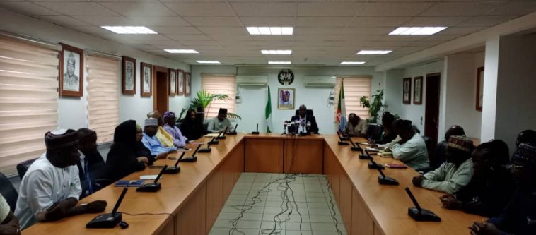 Svg+xml;charset=utf 8,%3Csvg%20xmlns%3D'http%3A%2F%2Fwww.w3