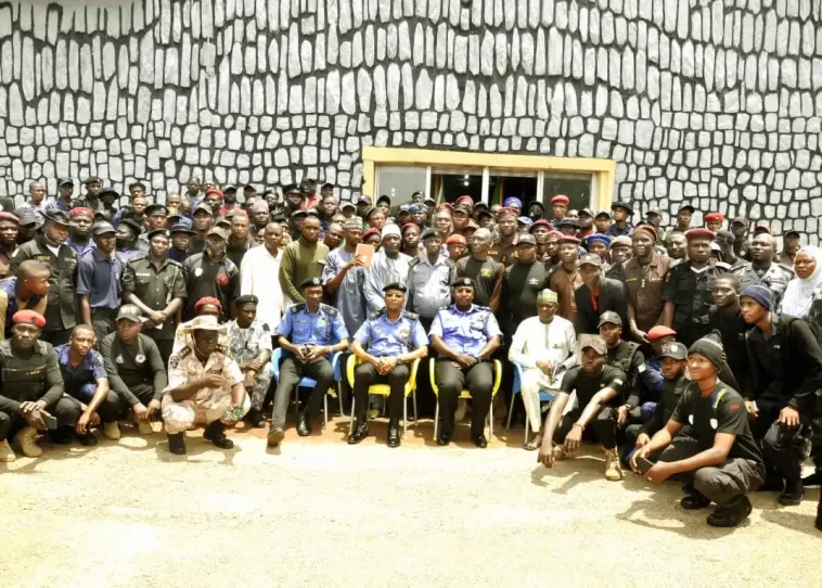 Svg+xml;charset=utf 8,%3Csvg%20xmlns%3D'http%3A%2F%2Fwww.w3