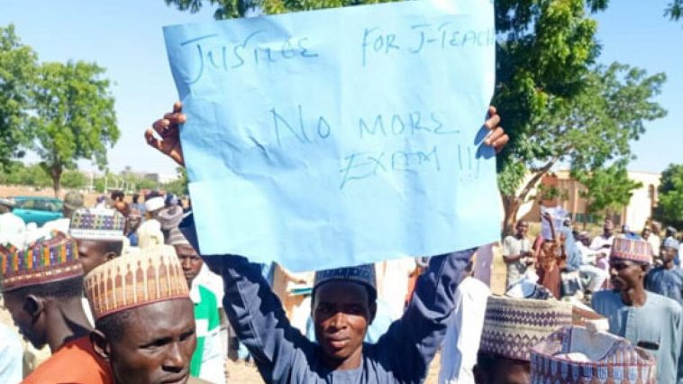 Teachers disrupt aptitude test in Dutse, hold SUBEB boss hostage