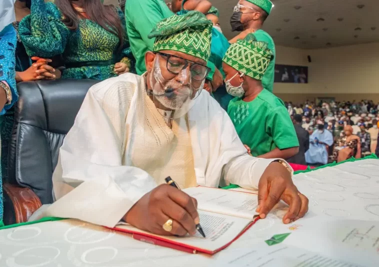 BREAKING: Akeredolu proceeds on medical leave, transfers power to deputy